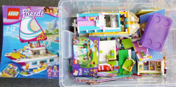 Lot 28 - Box Lot LEGO with Fri
