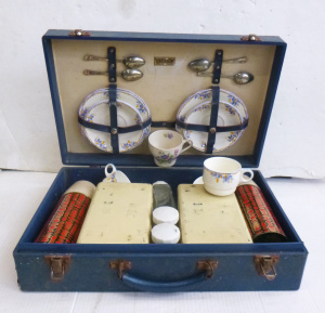 Lot 120 - Vintage Brexton Picnic Set for four in original case inc, storage tins
