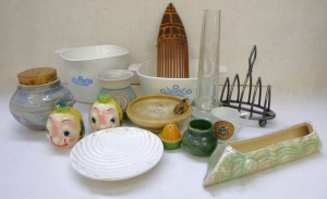 Lot 188 - Group lot of assorted items inc, Corning Ware Blue Cornflower bowl &am
