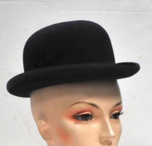 Lot 224 - Vintage Christys London Black Felt Bowler Hat w Leather Sweatband &