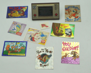 Lot 298 - Small lot - Vintage Nintendo Game & Watch 'Parachute' w Battery Co