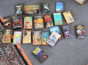 Lot 160 - Lot of Vintage Fantasy & Sci-Fi Novels incl The Hobbit, Lord of Th