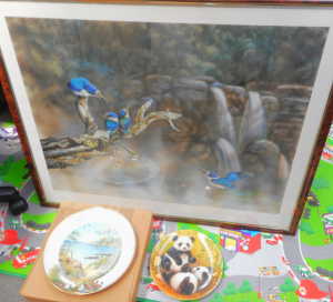Lot 172 - Group lot items by Aust Wildlife Artist Deirdre Hunt, incl Signed Fram