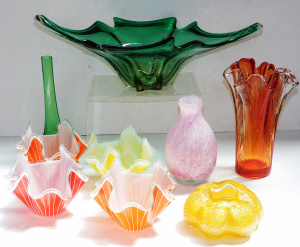 Lot 224 - Group lot of Coloured Art Glass inc Pink & White Vase 17cm H, 4 x