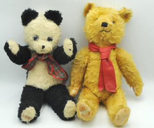 Lot 250 - 2 x Vintage Teddy bears - Golden Mohair Joy Toys articulated + Jakas P