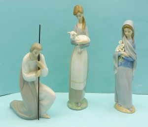 Lot 341 - 3 x Vintage Lladro Figures inc Girl with Calla Lillies Model 4650 24cm