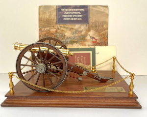 Lot 354 - Franklin Mint replica Civil War Cannon Model 1857 Field Gun with paper