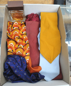 Lot 188 - Small box lot - Vintage Mens Accessories - Retro & other Cravats &