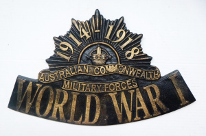 Lot 214 - Large Heavy Vintage Style Cast Iron Plaque - '1914-1918 Australian Com