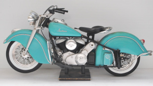 Lot 243 - Vintage c1998 16 scale Model of an Indian Chief Motorcycle - Turquoise