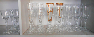 Lot 25 - Box modern wine glasses and stem ware, incl set of 4 Ritzenhoff Gold Na