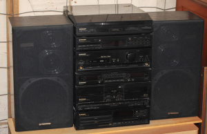 Lot 82 - Pioneer DC-Z93 and F-Z93 Stereo, Double Cassette Deck & Turntable S