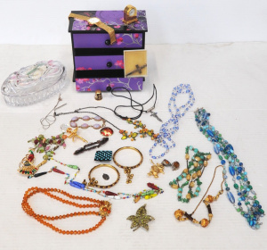 Lot 204 - Group lot of Costume Jewellery inc Vintage Glass Necklaces, Bracelets