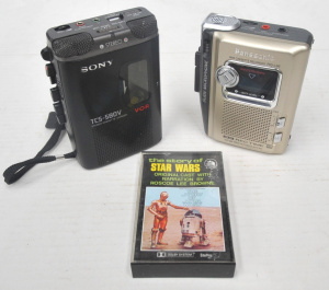 Lot 268 - Small lot - 2 x Vintage portable cassette Recorders Walkmans - Panaso
