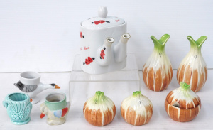 Lot 278 - Group lot of vintage Japanese ceramics inc Egg Cups, Onion Cruet set &