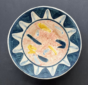 Lot 366 - 1982 Stephen Benwell (b1953- ) Australia pottery Bowl commissioned by
