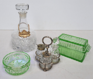 Lot 281 - Group lot Vintage Glass inc Uranium glass small bowl, Orrefors Decante