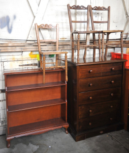 Lot 82 - Group lot Furniture - vintage style Boori Country Collection 5 Drawer T