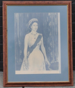 Lot 176 - Vintage Framed Print of Queen Elizabeth - Signed & Dated - Slightl
