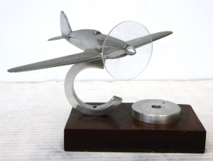 Lot 231 - Vintage Cast Aluminium Trench Art 'Hawker Hurricane' Desk Model - appr