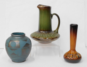 Lot 357 - 3 pces Australian Mid Century Pottery inc Ellis Tan glaze Vase - narro