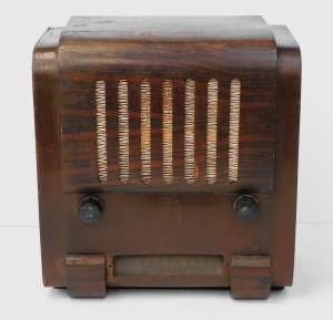 Lot 106 - Art Deco Wooden Cased Rola Valve Radio 30cm H