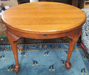 Lot 136 - Vintage Light Stained Oak Round Dining Table w Cabriole Legs - Approx