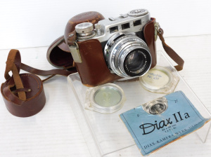 Lot 285 - Vintage Diax lla 35mm Camera - model 88160, in original leather case w