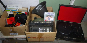 Lot 85 - 2 x Boxes Mixed Electronic Items & Accessories - incl Gameboy 4 Pla