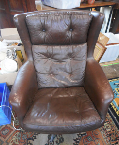 Lot 138 - Danish Mid-Century Modern Kanari Brown Swivel Lounge Chair, 3 cushions