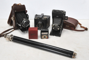 Lot 265 - Lot of Vintage Cameras & Equipment incl Zeiss Ikon Compur Rapid Ca