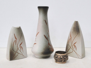 Lot 278 - Small lot - 3 x pces Ellis Australian Pottery w Wheat decoration + sma