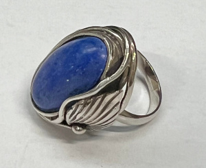 Lot 297 - Vintage ladies 935 Silver oval Lapis ring
