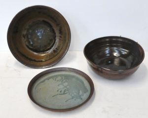 Lot 326 - 3 x Pces Jackman 1970s Australian Studio Pottery - 2 x large Bowls &am