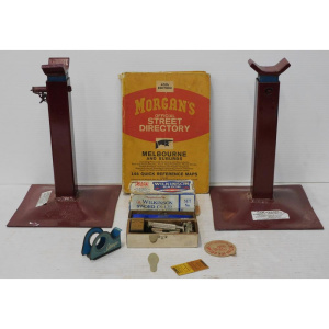 Lot 13 - Group lot of vintage Blokey items inc English Wilkinson Razor - Empire
