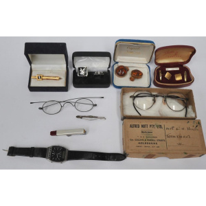 Lot 65 - Group lot - Vintage & Modern Mens Accessories - boxed Burberrys Tie