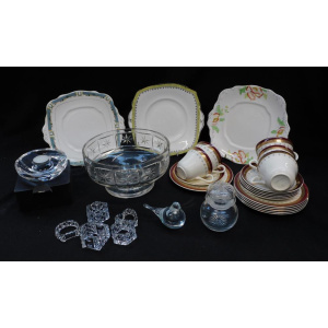 Lot 261 - Mixed Group lot inc vintage Royal Albert cake plates, Swedish Glass bi