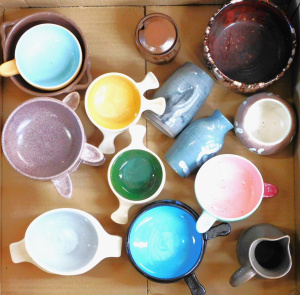 Lot 15 - Box lot Australian Pottery inc John Campbell, Dyson, Beck, Elischer, Ch