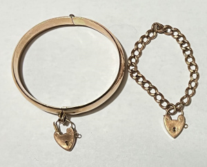 Lot 296 - Group Vintage jewellery - curved bangle marked Filled RR9 & mismat