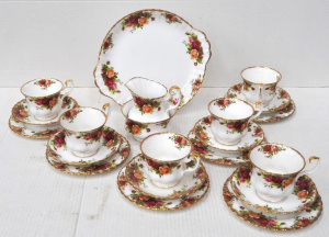 Lot 342 - Vintage Royal Albert teaset for 6 - Old Country Rose pattern - 6 x tri