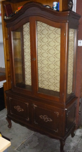 Lot 29 - Vintage c1980s Ornate Victorian style Display Cabinet - 2 x piece, cupb