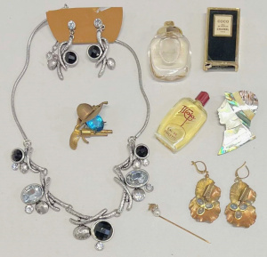 Lot 55 - Group costume jewellery incl Brooches, earrings, necklace, sample perfu
