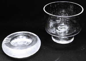 Lot 220 - 2 pces Scandinavian glass inc Pukeberg Pedestal bowl 19cm H (small chi