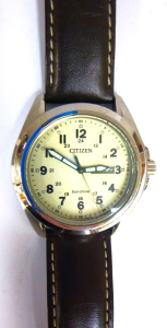 Lot 252 - Modern Mens Citizen Eco-Drive Solar Powered Watch - Cream face w date