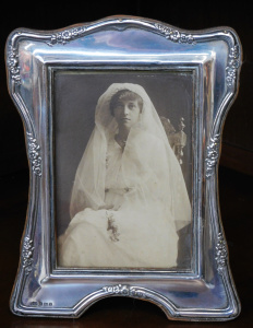 Lot 269 - c1910 Birmingham Hmarked Sterling Silver Photo Frame by Deakin & F