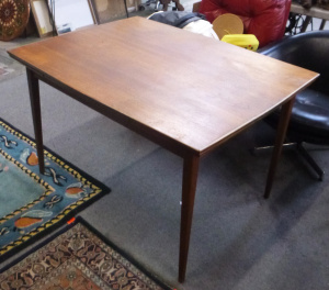 Lot 287 - 1967 Teak Extension Dining Table made by John Grimes - Approx 120cm C