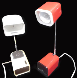 Lot 289 - 2 x mid century modern Telescoping Desk Lamps, red and cream