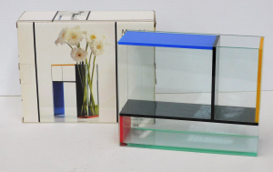 Lot 321 - Boxed Po-selected Mondri Vase Frank Kerdil design - Multi Position -