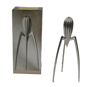 Lot 340 - Boxed Italian Alessi Philippe Starck Chrome Juicer 19cm H