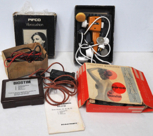 Lot 36 - Box lot - Vintage Vibratory Massagers & Quack Medicine apparatus in